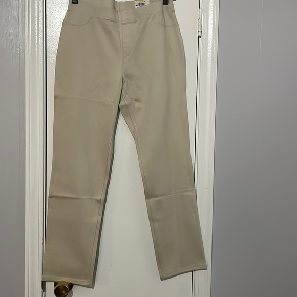 Look at the picture for details - Picture 2 of 4